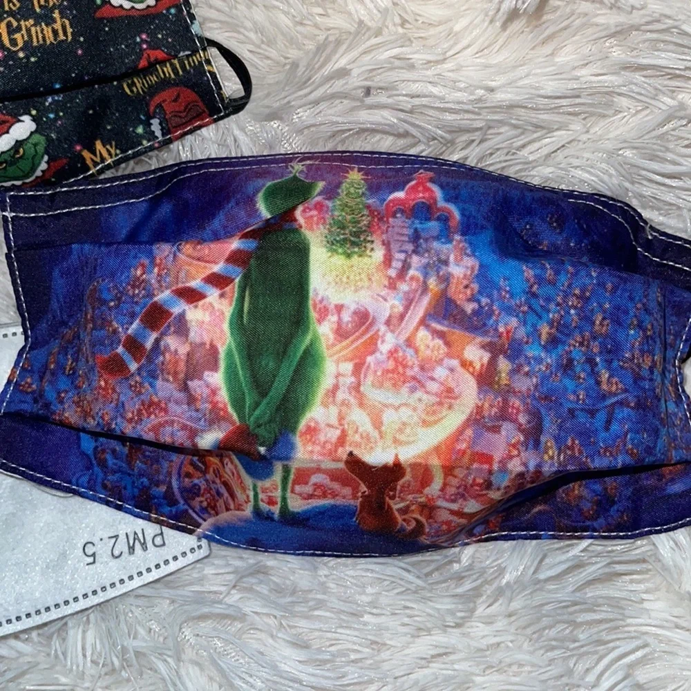 New set/3 Grinch face masks